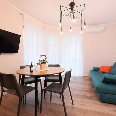 Julia'S Apartment Oradea Exterior photo