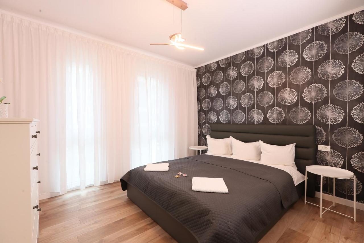 Julia'S Apartment Oradea Exterior photo