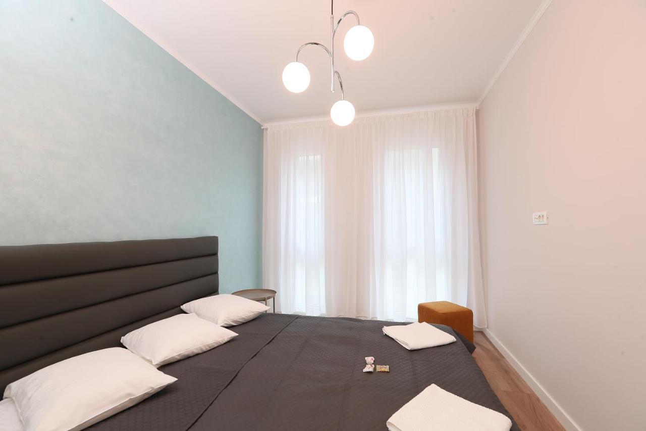 Julia'S Apartment Oradea Exterior photo
